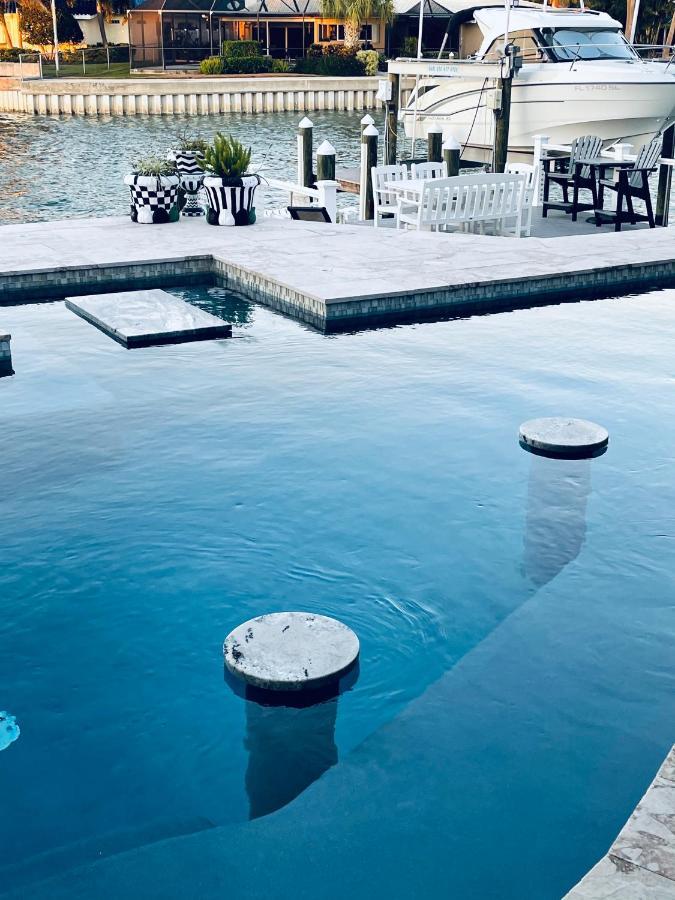 Modern Waterfront Pool & Hot Tub Paradise סיינט פיטרסברג מראה חיצוני תמונה